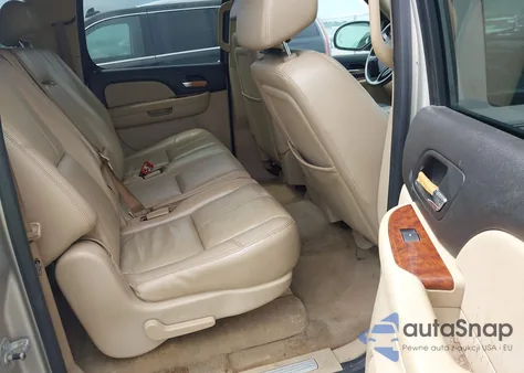 2007 Chevrolet Suburban 1500 Lt z USA, uszkodzony, nr VIN 1GNFC16047R237148